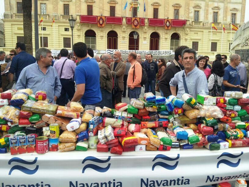 Momento de la recogida de alimentos en San Fernando