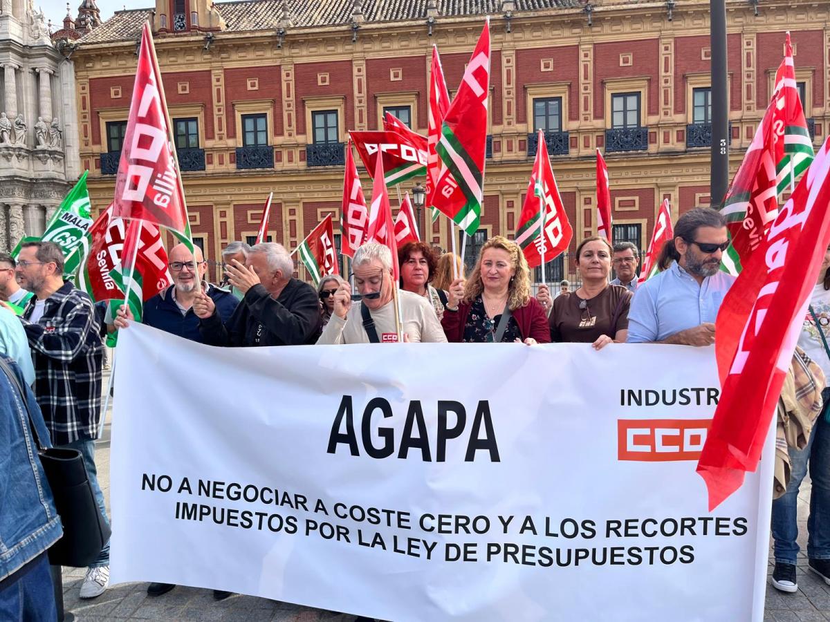 Concentración ante la sede de la Junta el 5 de noviembre