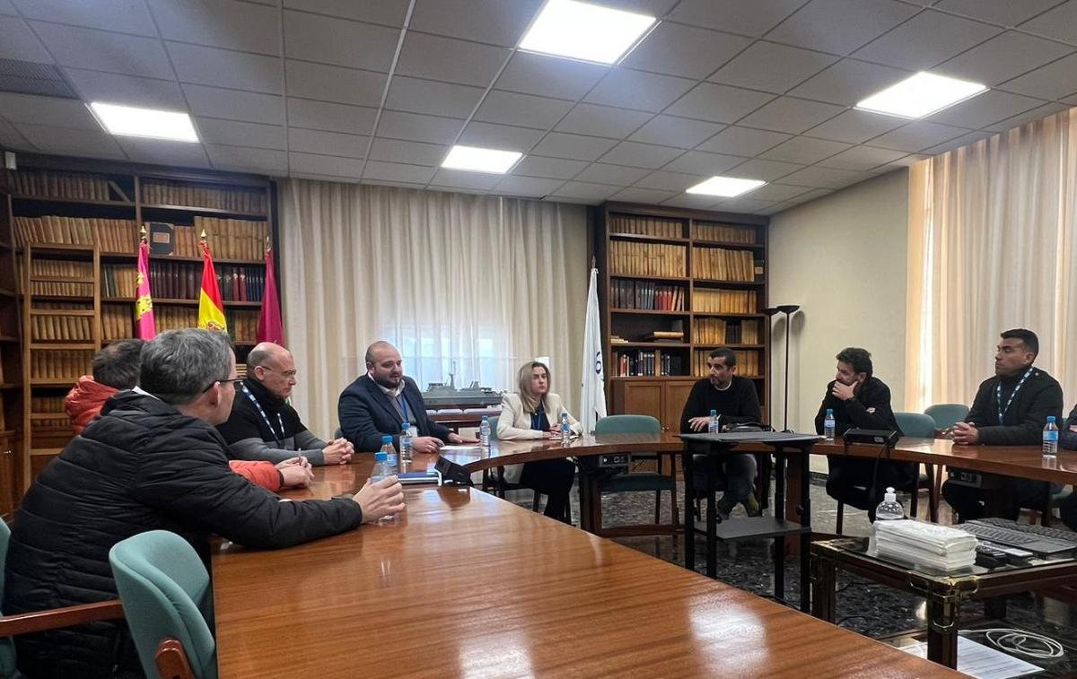 Reunión del comité de empresa de Navantia Cartagena con el PSOE