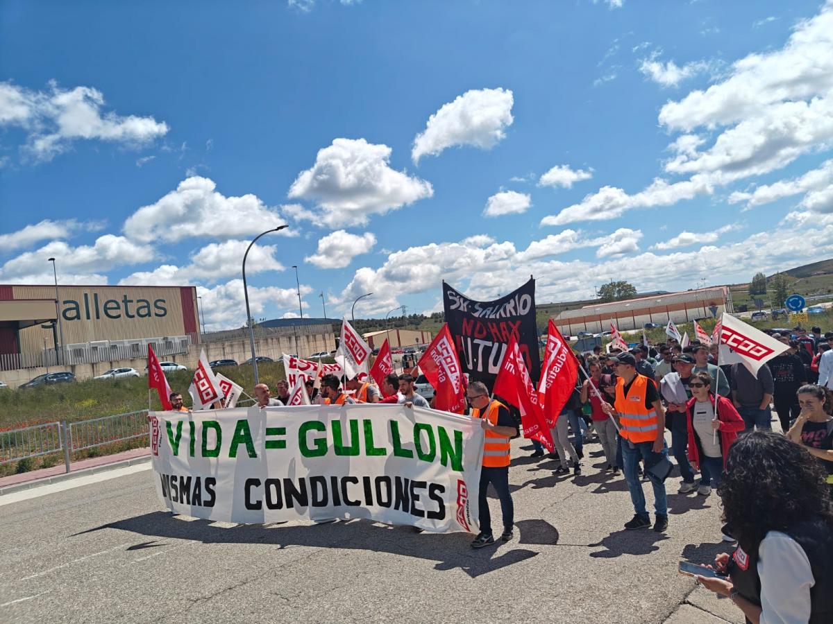 Manifestacin de CCOO con Trabajadoras/es VIDA Aguilar de Campoo Reivindicado un Acuerdo con Condiciones Dignas