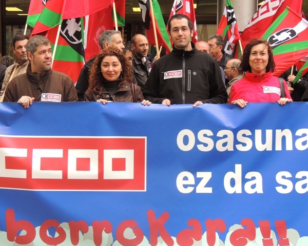 Luis Mouliaa, Responsable Salud Laboral de la Fed.Industria de CCOO de Euskadi, junto a Unai Sordo