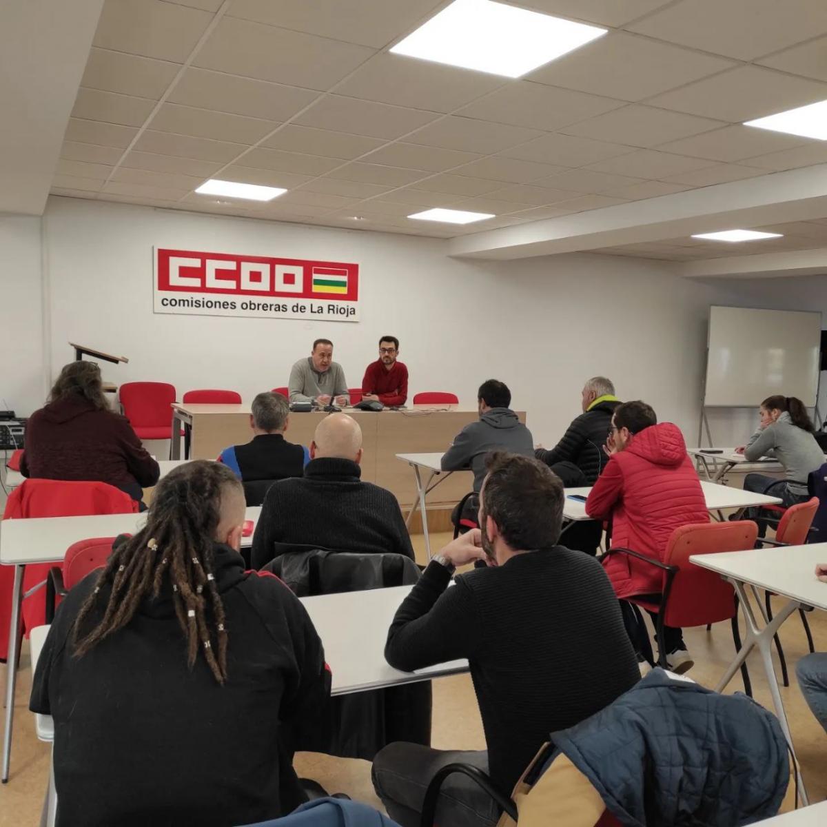 Asamblea de las delegadas y delegados de CCOO del sector siderometalrgico de La Rioja previa a la negociacin.