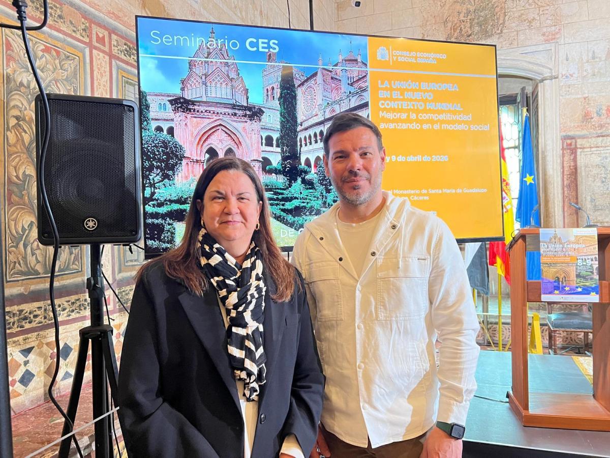 Iván Moreno, Responsable de Defensa de CCOO Industria, e Isabel Fernández, Responsable de la Industria Manufacturera