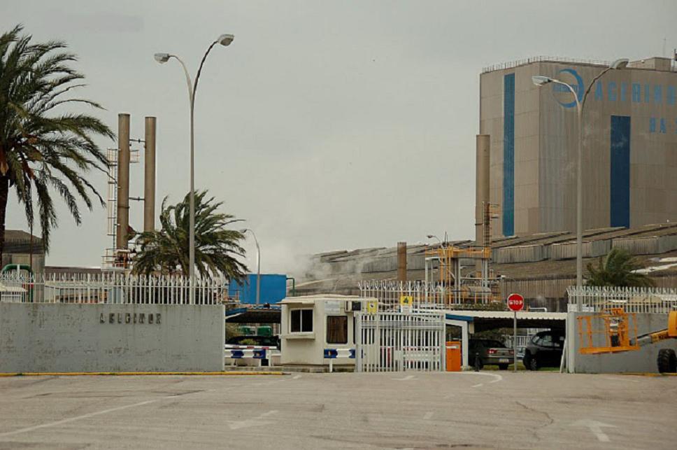 Entrada a la planta de Acerinox 