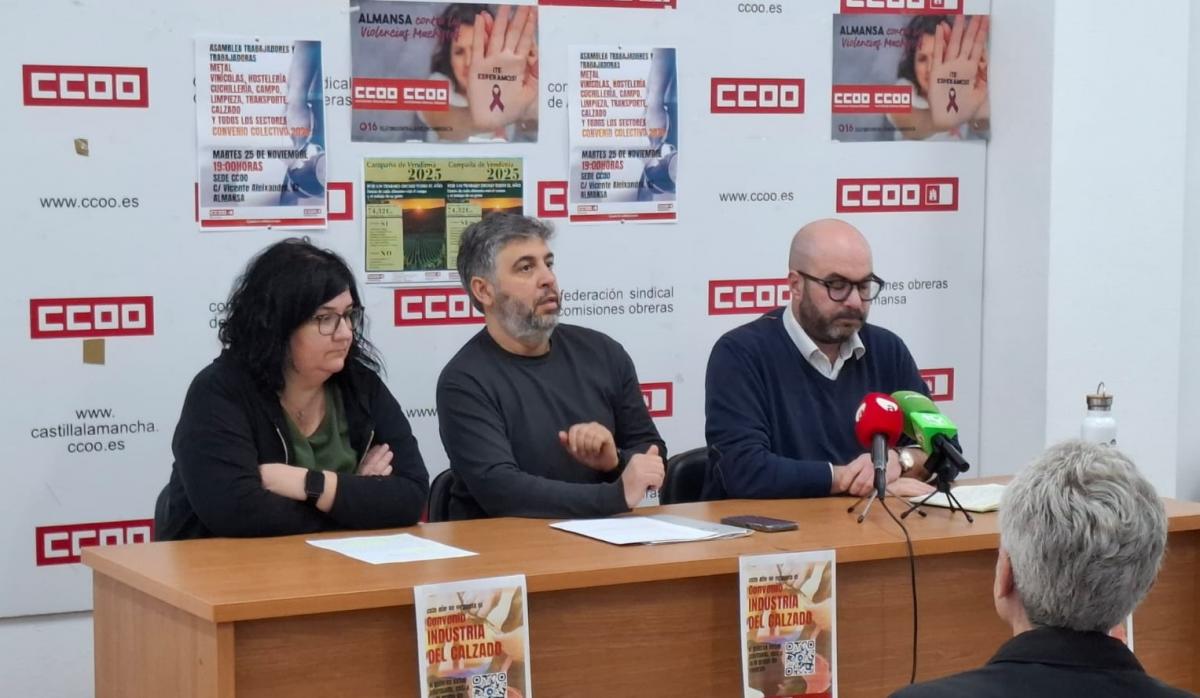 Rueda de prensa en Almansa para informar del convenio del calzado