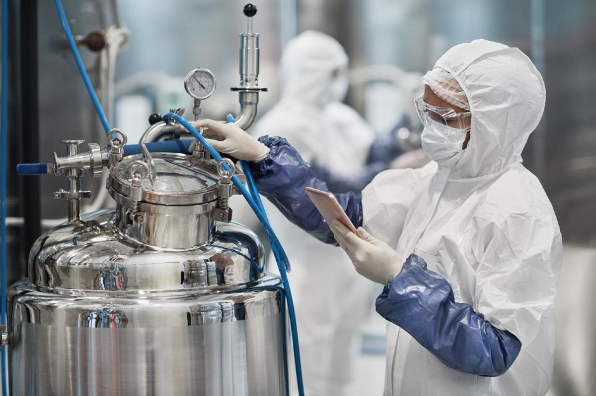 Trabajadora de la industria farmacéutica