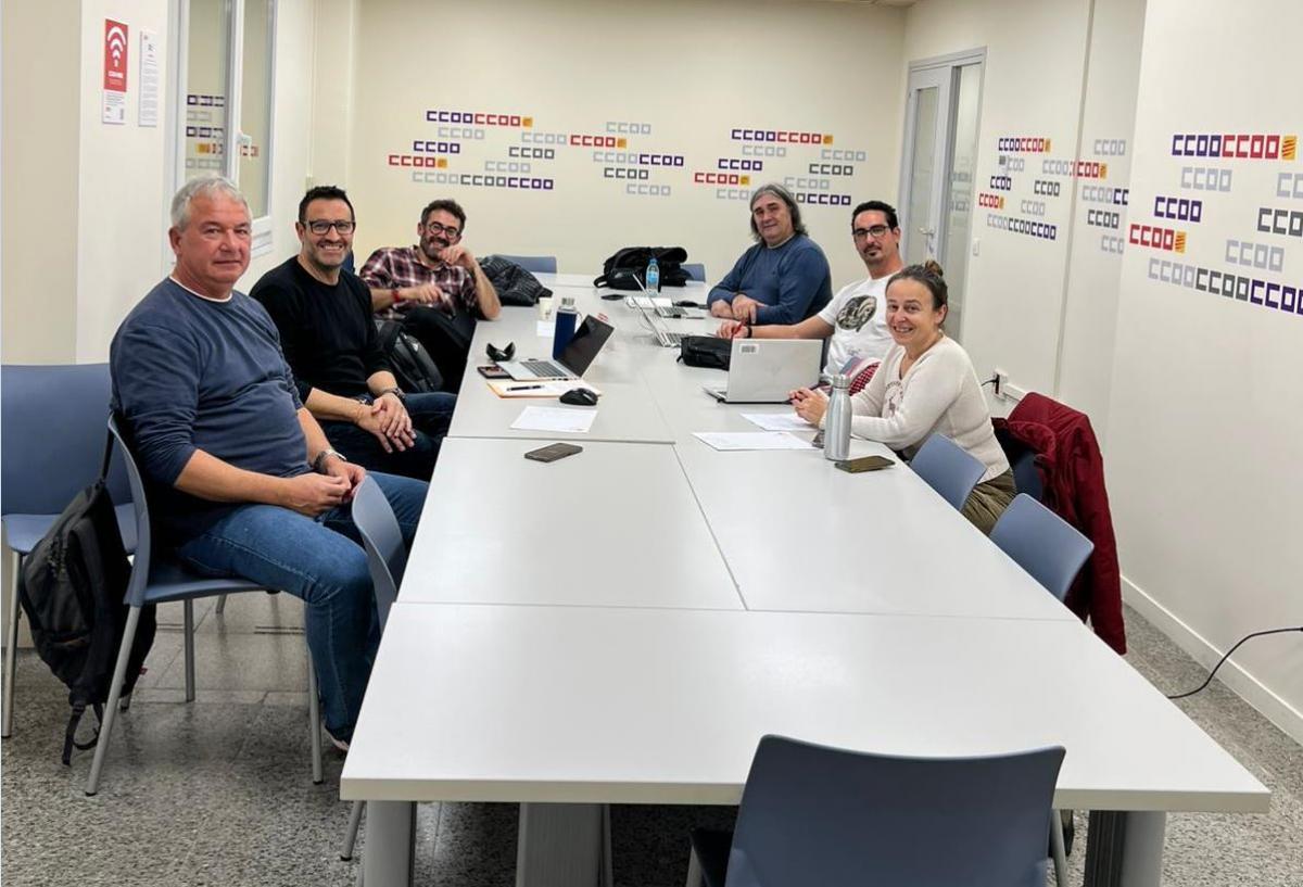 Parte de los asistentes a la reunión de la ejecutiva de CCOO en Nissan