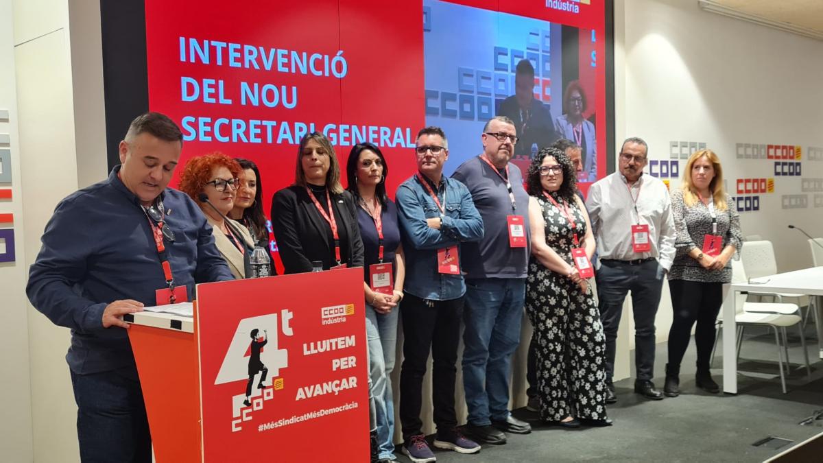 En primer plano, el nuevo secretario general de CCOO d'Indstria de Catalunya