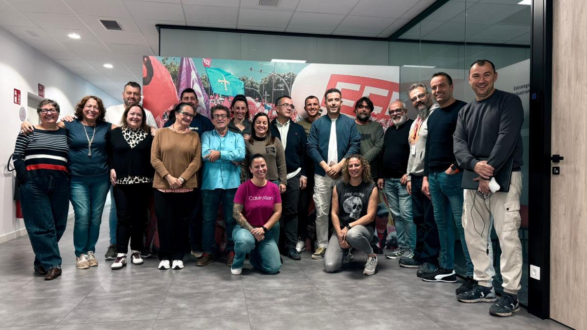 Nueva ejecutiva de CCOO en Nestlé España junto a representantes de CCOO de Industria