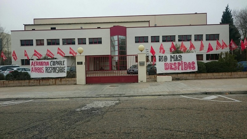 Imagen de la puerta de  la empresa. 