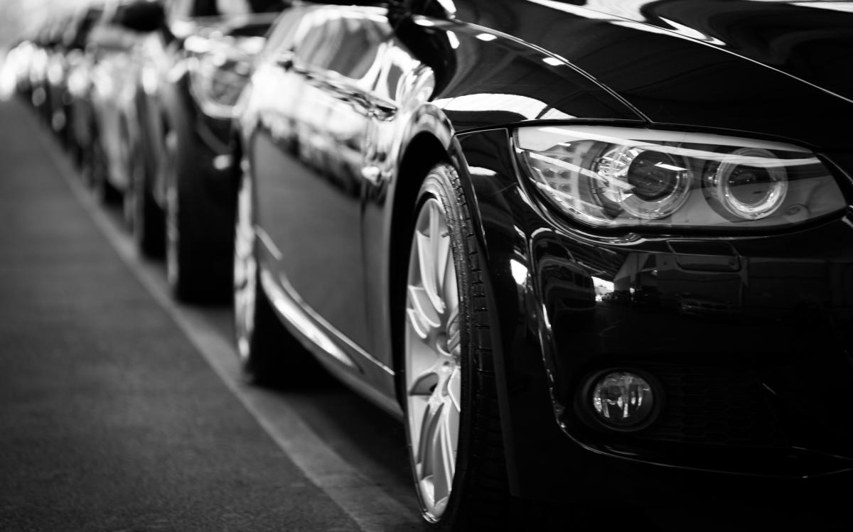 Imagen de coches, sector Auto (imagen de Pexels)