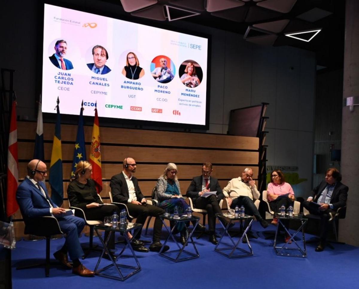 Mesa de debate de los agentes sociales