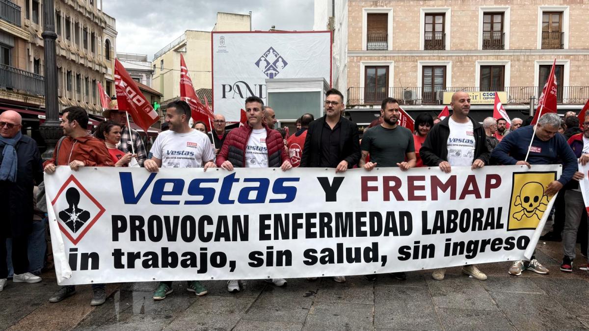 Concentración en la Plaza Mayor de Ciudad Real en apoyo a la plantilla de Vestas Daimiel