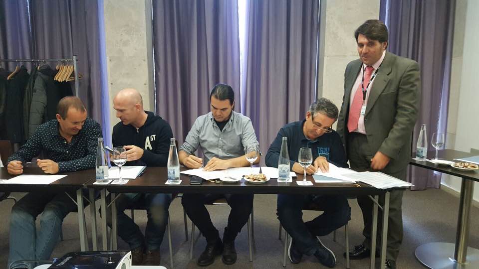 Firma primer convenio de Kone