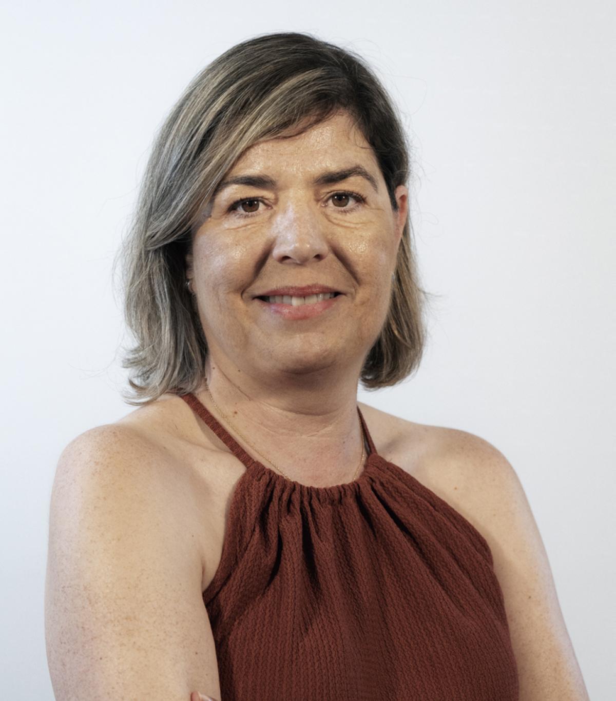 RAQUEL MRQUEZ FERNNDEZ, responsable de Poltica Industrial. Abogada, licenciada en Derecho por la Universidad Autnoma de Madrid y doctora en Laboral y Seguridad Social en la Jurisprudencia por la Universidad Juan Carlos I de Madrid. Tambin es tcnico superior en prevencin de riesgos laborales, auditora de sistemas de prevencin y agente de igualdad de oportunidades. En el sindicato trabaj en el Centro de Informacin al Trabajador/a Extranjero/a (CITE) y en varias federaciones y uniones comarcales. Durante catorce aos form parte de la comisin ejecutiva de CCOO de Industria de Madrid. Los primeros cuatro fue responsable de Poltica Industrial, los ocho siguientes se situ al frente de la Secretara de Salud Laboral y los dos ltimos coordin la accin sindical. En 2023 lleg a la federacin estatal como adjunta del rea de Poltica Sindical. Durante un tiempo fue responsable de polticas pblicas. Quien trabaja desde hace ms de dos dcadas en CCOO de Industria, es hija y sobrina de sindicalistas. Es un sueo hecho realidad y un gran orgullo, dice, poder representar a la clase trabajadora.