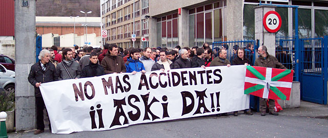 Imagen de una protesta anterior de los trabajadores/as de Tubacex en Amurrio.