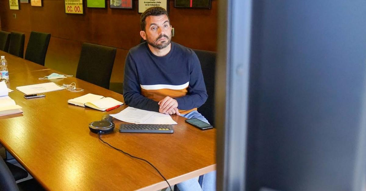 El responsable del campo de CCOO de Industria, en una reunin del grupo agrario
