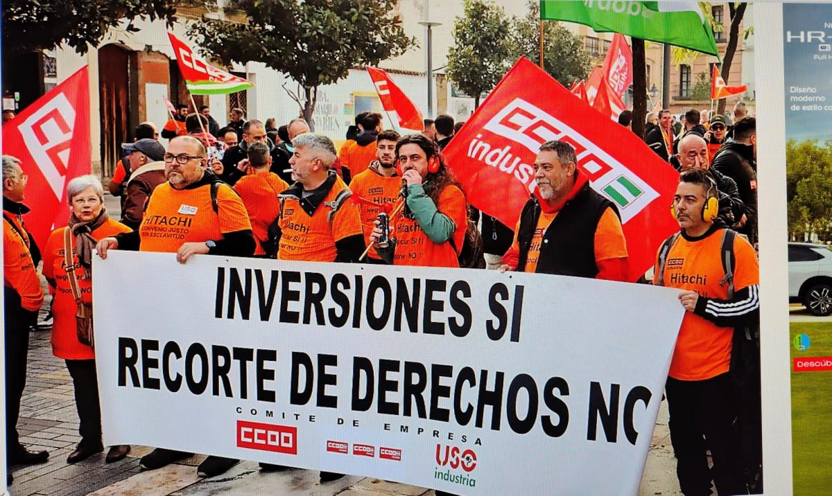Trabajadores y trabajadoras de Hitachi Energy por las calles de Córdoba.