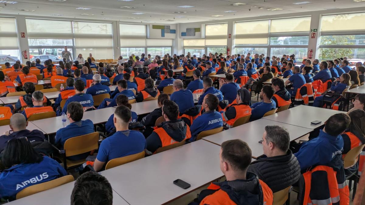 Asamblea con la afiliación a CCOO en la fábrica de Getafe