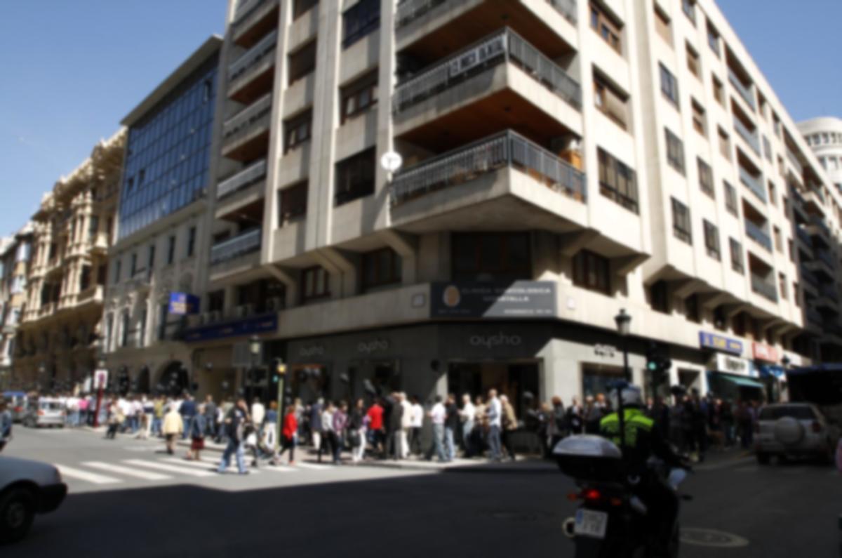 Por las calles se poda ver a trabajadores/as de CCOO portando globos negros