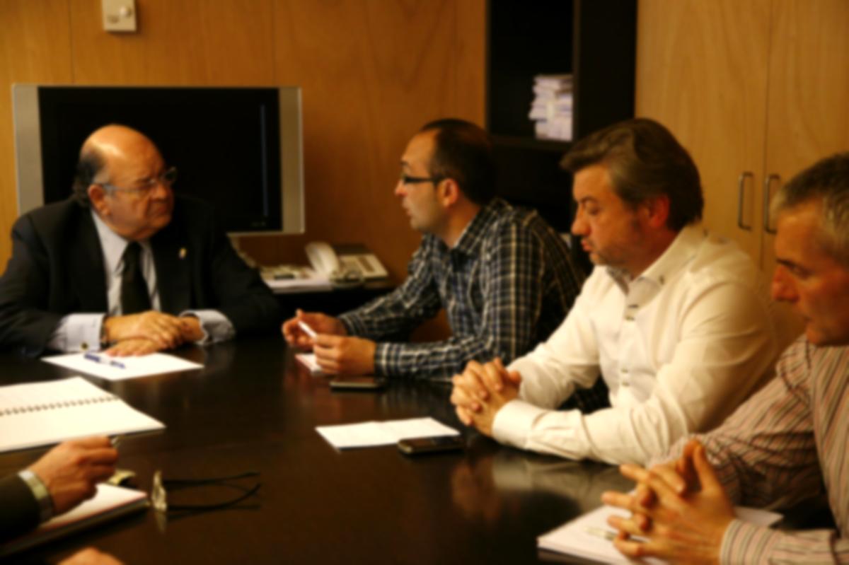 Reunin de CCOO de Industria y Soma FITAG UGT con el Grupo Parlamentario Foro