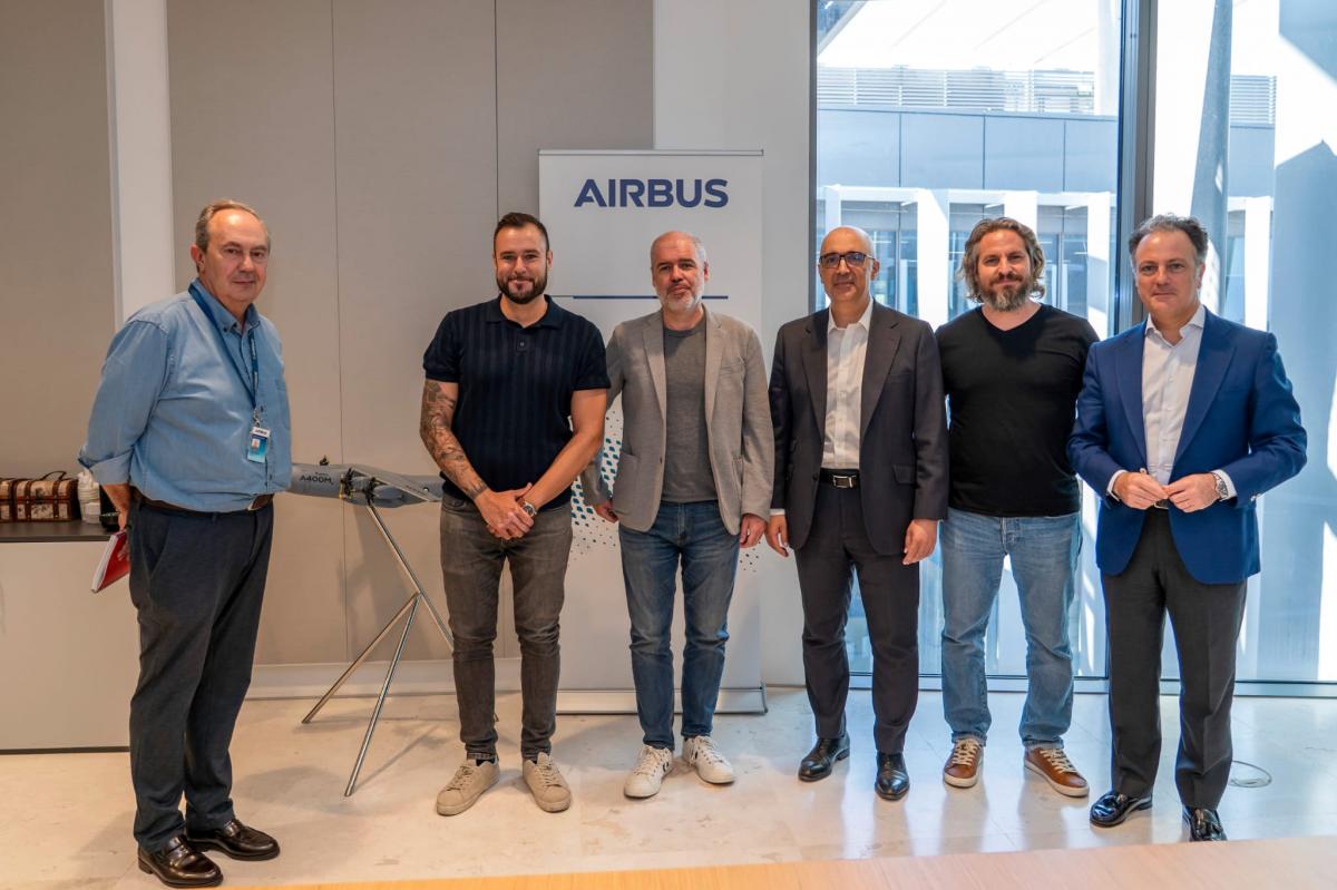 Delegacin de CCOO junto a la direccin de Airbus Espaa