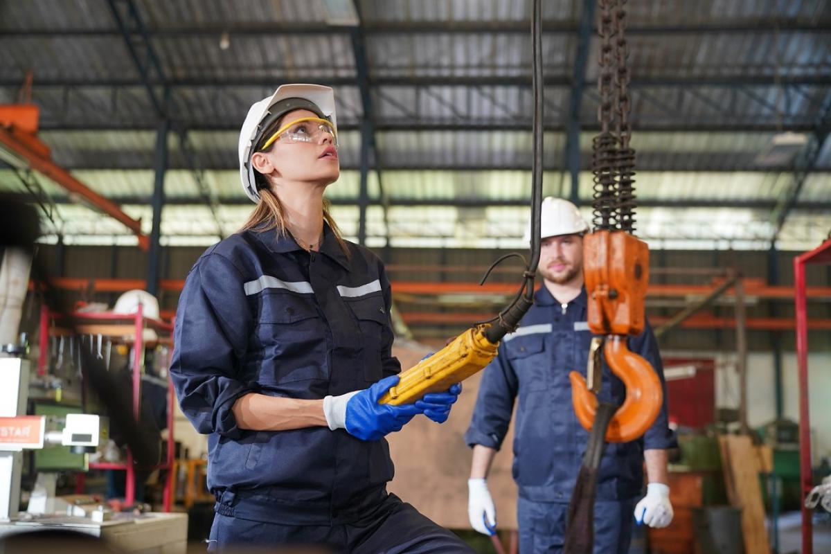 Solo el 9,2% de las personas asalariadas en la industria tiene un contrato temporal