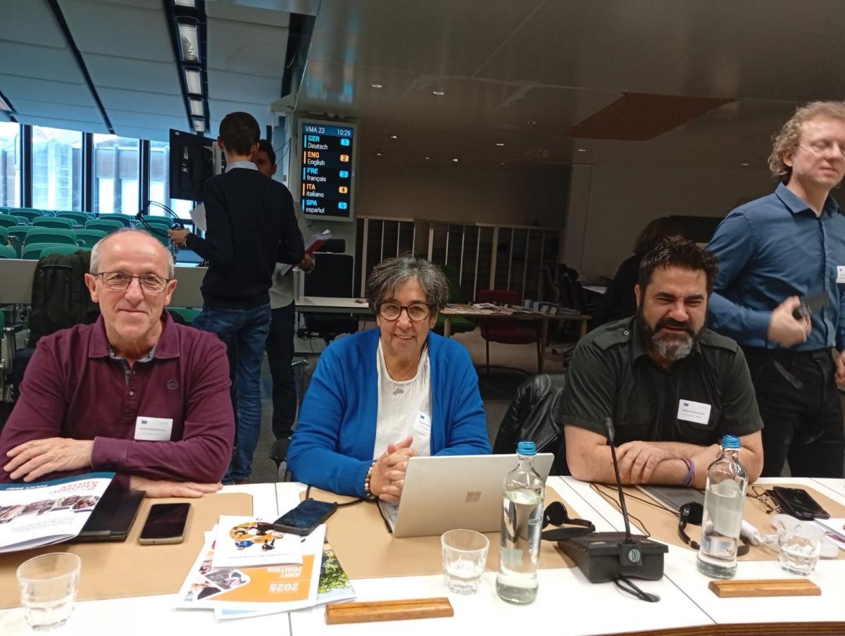 En el centro, Margot Sastre, del área de Internacional de CCOO de Industria