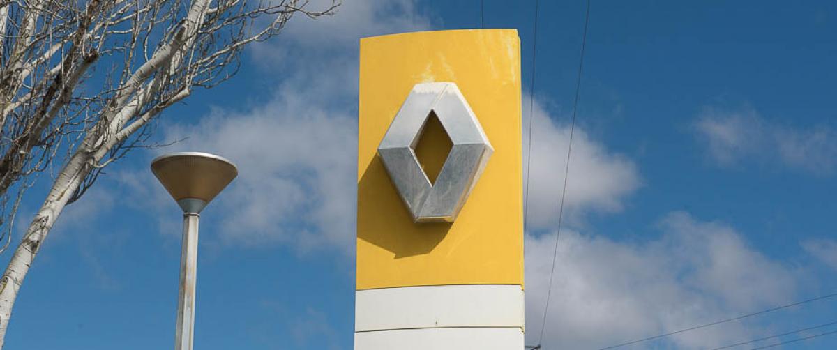 Imagen de Renault en el esterior de la factora