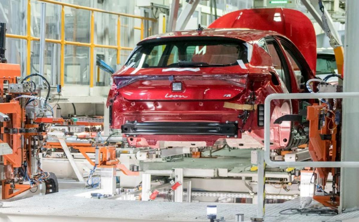 El auto genera dos millones de empleos directos e indirectos