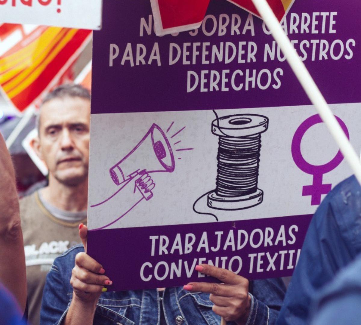 Concentracin en Zaragoza, ante la sede de la patronal, por el desbloqueo de la negociacin