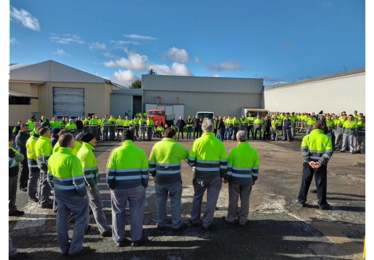 Concentración de ayer en Nissan Ávila