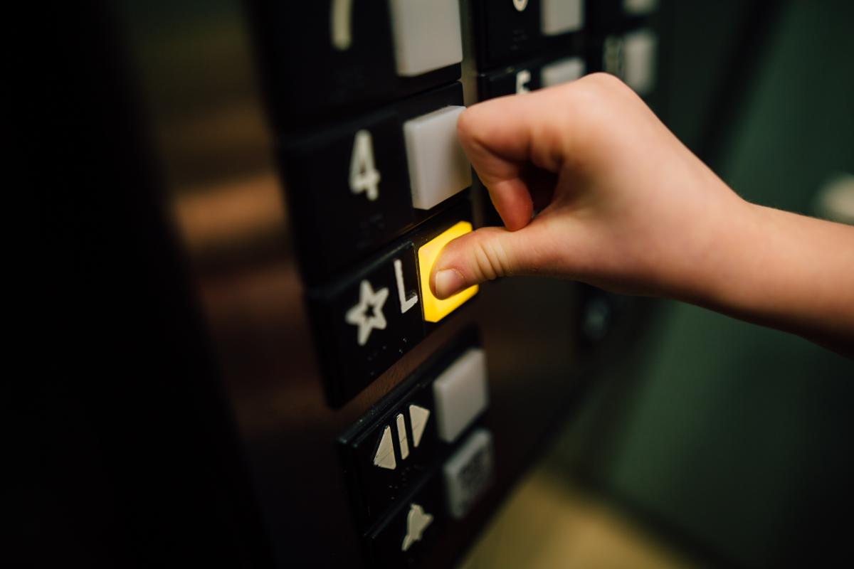 Imagen de un ascensor (de Pexels)
