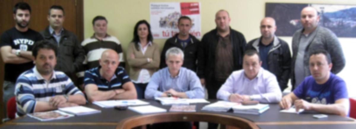 Comisin Negociadora de CCOO y representantes sindicales de los pozos en la sede de HUNOSA 