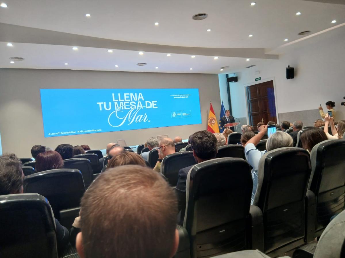 Presentacin de la campaa "Llena tu mesa de mar"