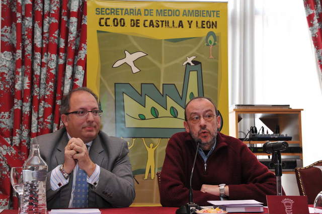 Ignacio Fernndez (CCOO) y Eduardo Fernndez (Junta) en la presentacin.