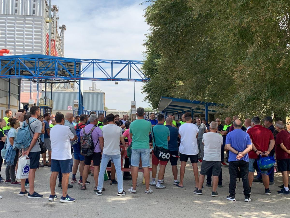 Asamblea en uno de los centros de trabajo del sector