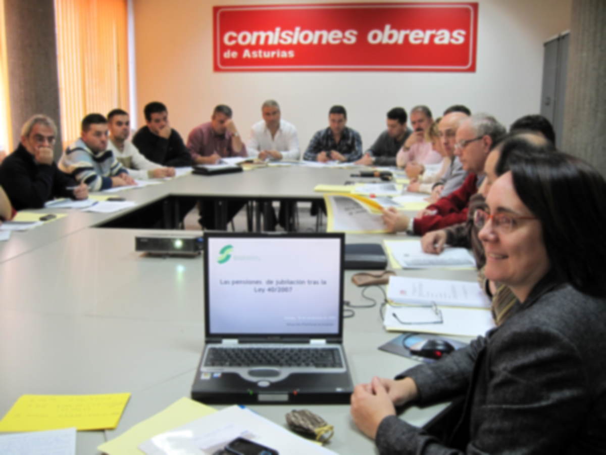 Roco Doval Directora Provincial del INSS durante su exposicin en el curso