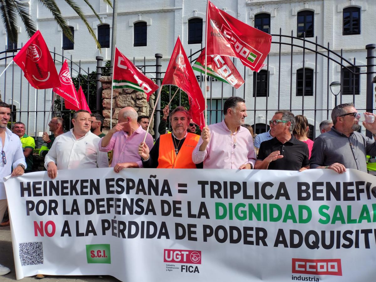 Concentración en Sevilla de la empresa Heineken.