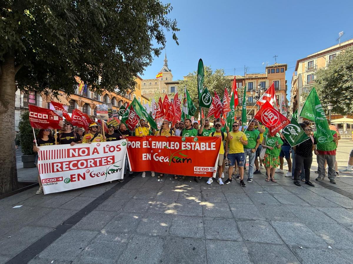 Concentración en Toledo de los bomberos forestales