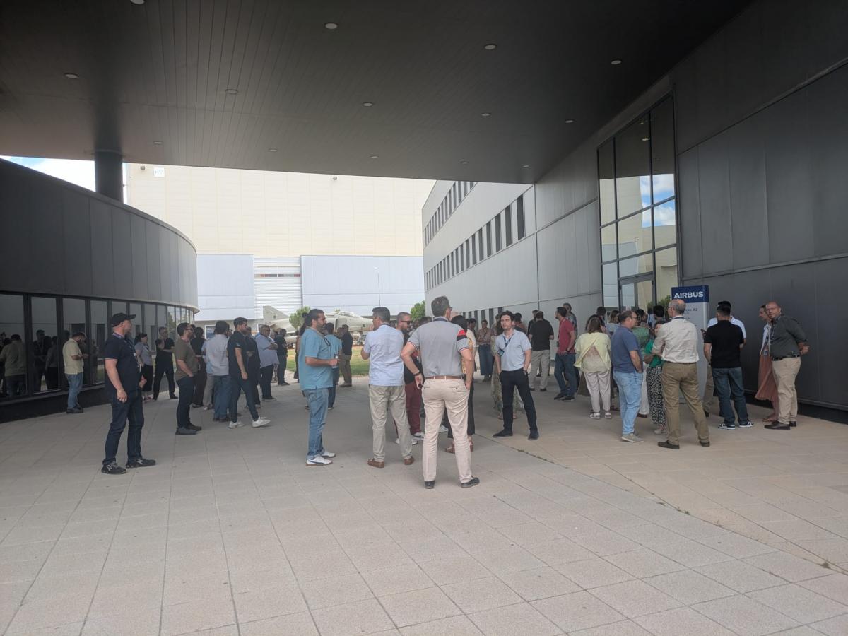 Movilización Airbus San Pablo en el edificio de la Dirección y Recursos Humanos.