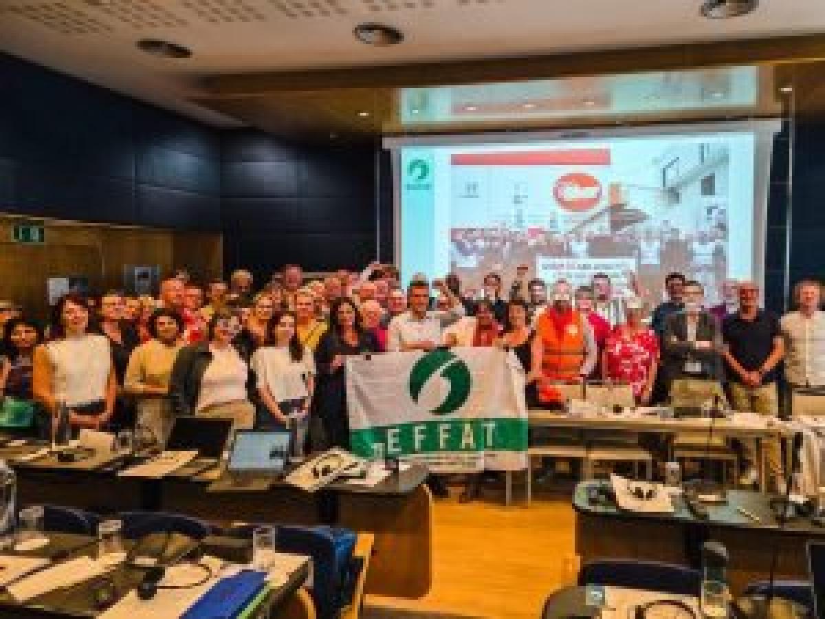 Foto de grupo de asistentes a la jornada