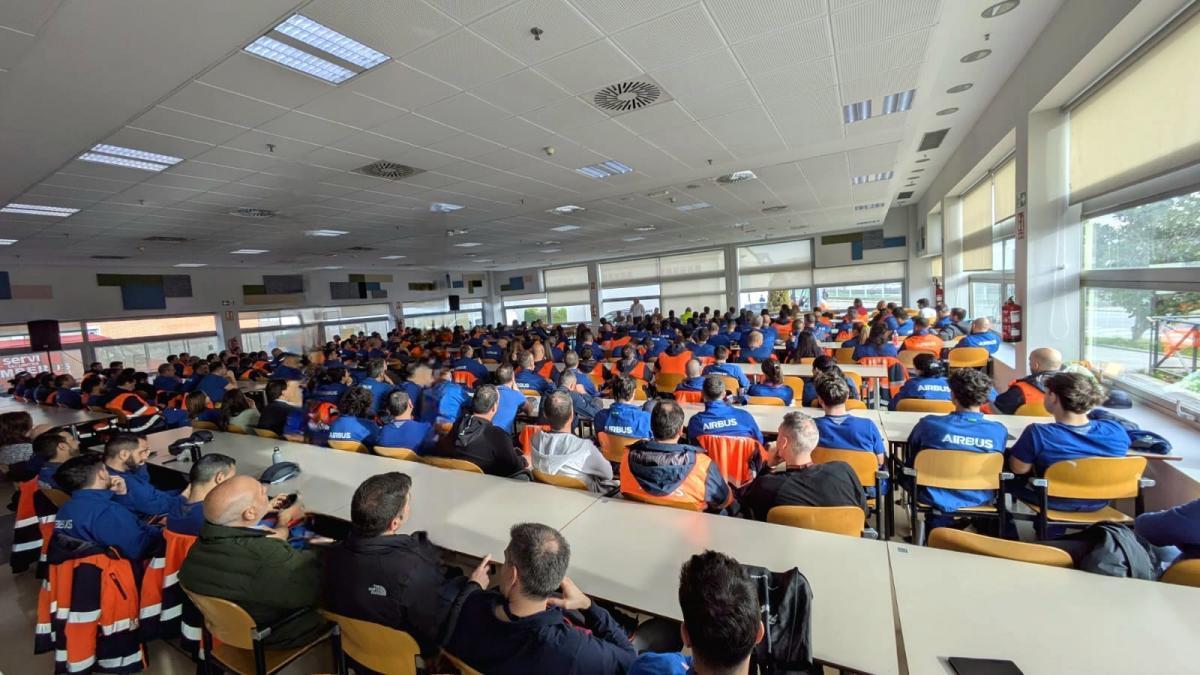 Asamblea con la afiliación a CCOO en la fábrica de Getafe