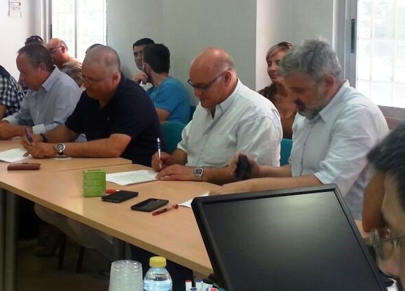 Momento de la firma en la sede de la patronal valenciana