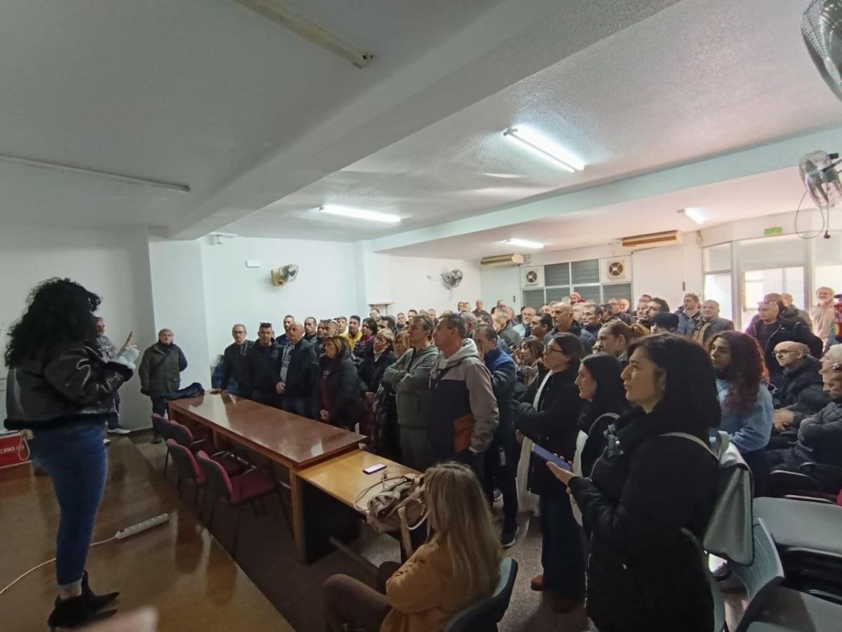 Parte de la plantilla del Grupo Analco durante una asamblea informativa.